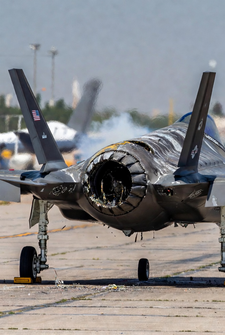 uszkodzony F-35 nad Iranem
